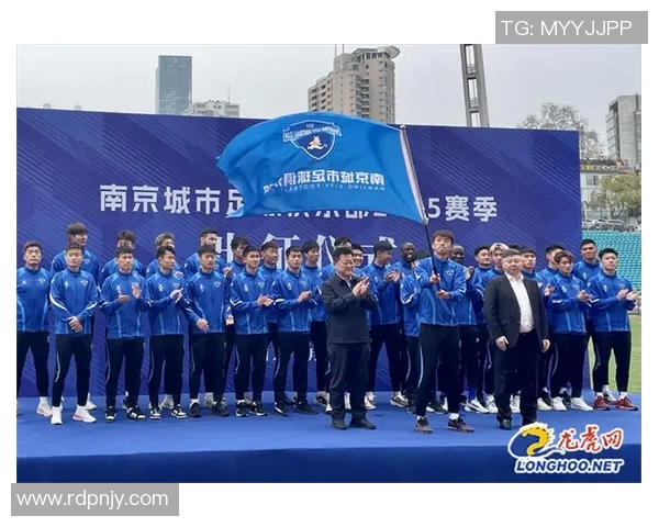 南京足球队逆袭之路揭秘钻石联赛特别报道展现奋斗精神与团队力量